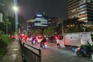 Jalan Letjen S Parman Jakarta Macet (Tuahta Aldo / fin.co.id)