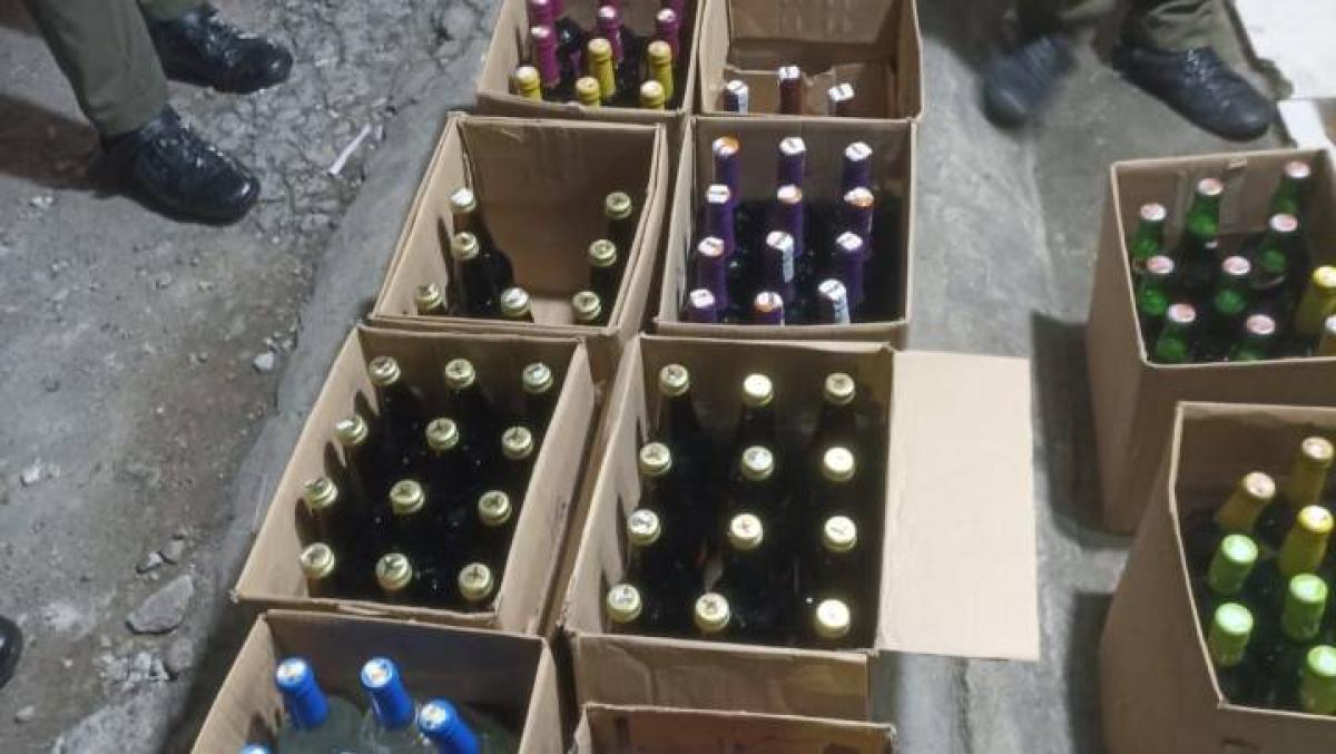 Satpol PP Kota Tangerang kembali beraksi, 144 Botol Miras Disita dari Penjual Jamu