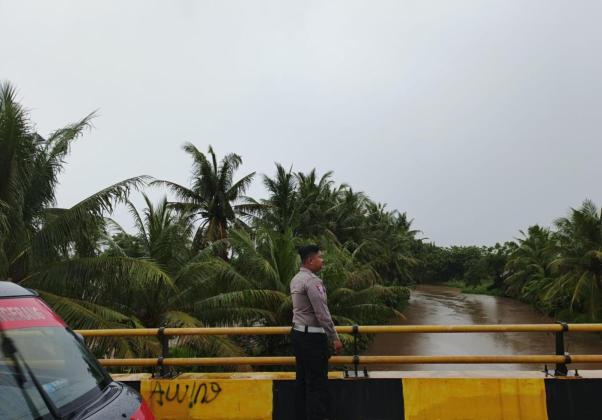 Debit Air Sungai Cimanceuri Dilaporkan Naik Usai Tangerang Diguyur Hujan Deras