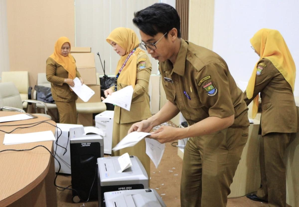 Lebih dari 14 Ribu Arsip Inaktif Dimusnahkan BKPSDM Tangerang