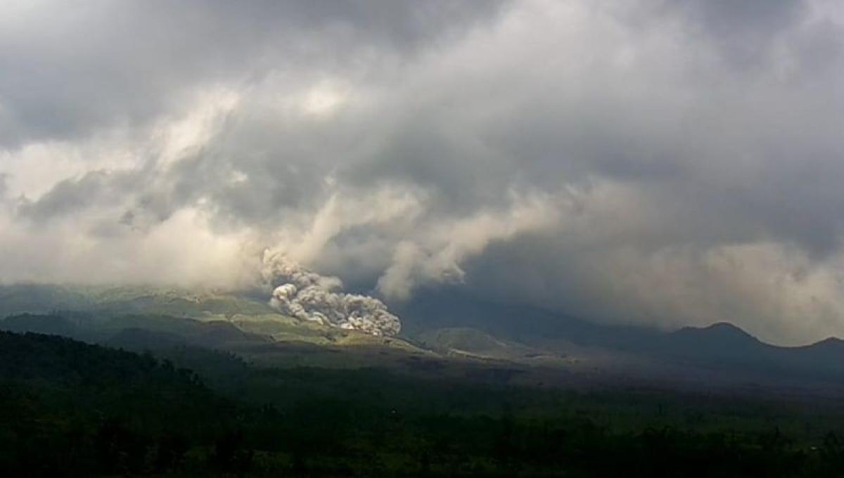 Gunung Semeru Luncurkan Awan Panas Guguran 5 Km, Status Siaga Level III Masih Berlaku