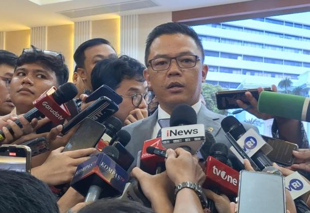 Kemlu Pantau WNI yang Disandera Bajak Laut di Teluk Guinea