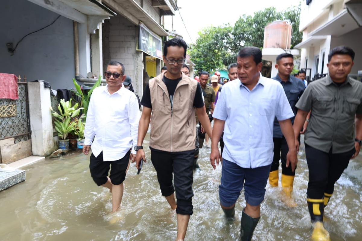 Bupati Tangerang Tinjau Banjir Jayanti, Rencanakan Bangun Tanggul dan Pintu Air
