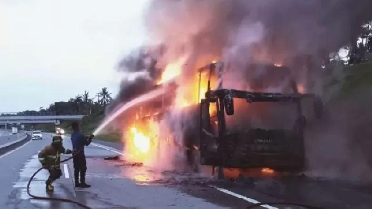 Kronologi Mencekam Bus Rosalia Indah Dilalap Api di Tol Solo-Ngawi