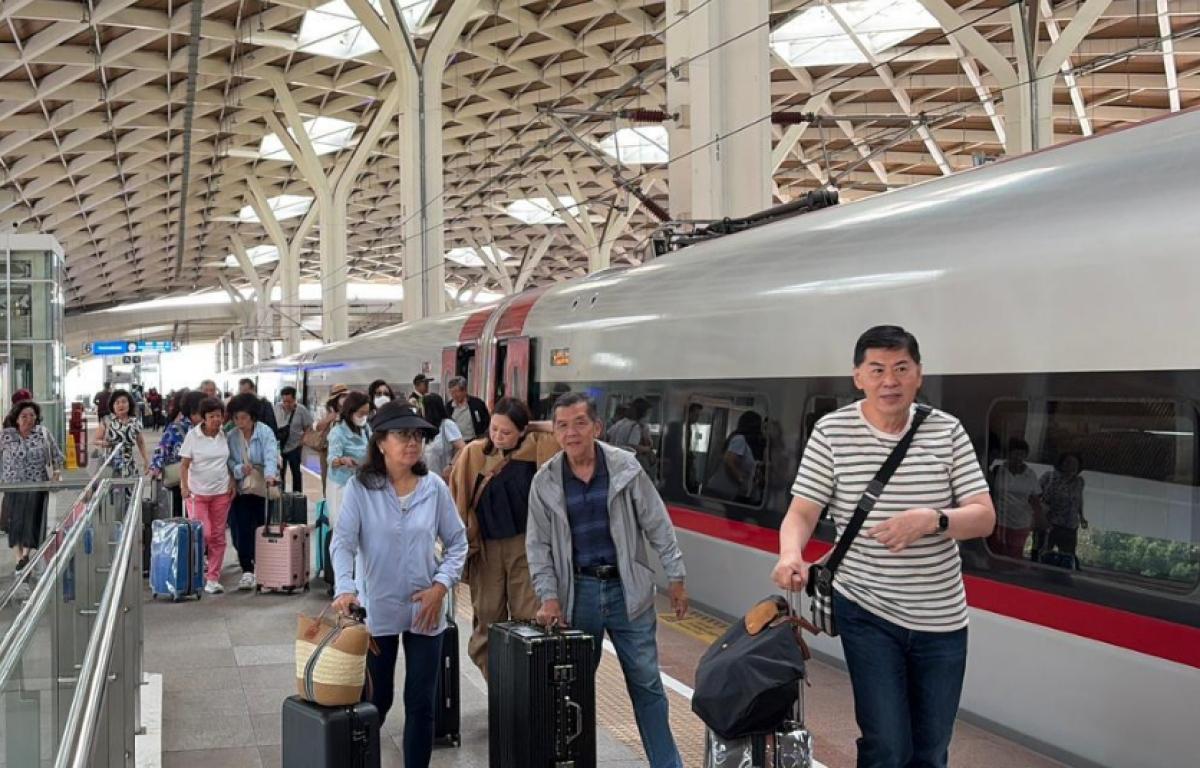 Liburan Rombongan Makin Hemat, Whoosh Tebar Diskon 20 Persen Sepanjang Februari