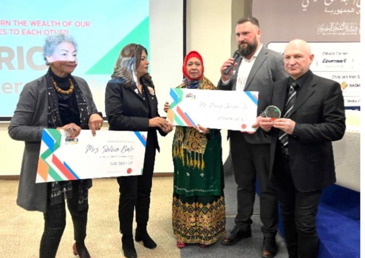 Denny JA Mendonasikan Seluruh Dana BRICS Award untuk Perkembangan Sastra