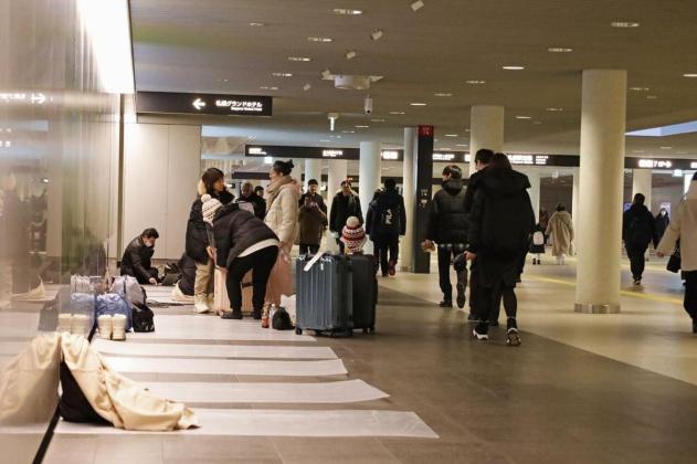 Hujan Salju Lebat Tunda Penerbangan, 7.000 Orang Terdampar di Bandara Hokkaido