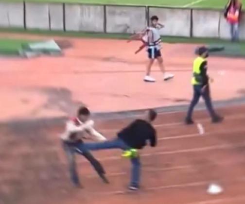 Video Kerusuhan di Sriwijaya FC vs Sumsel United: Suporter Saling Baku Hantam