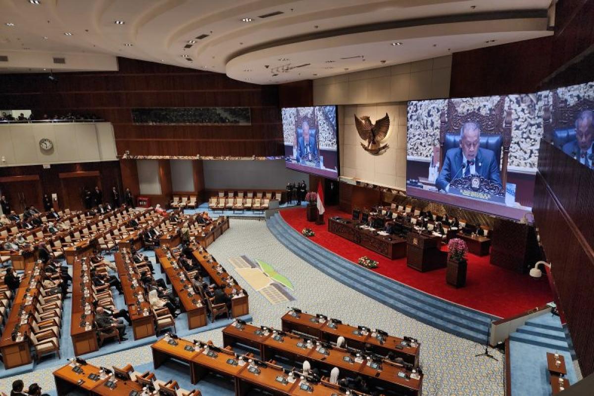 DPR Sepakati Polri Tetap di Bawah Presiden