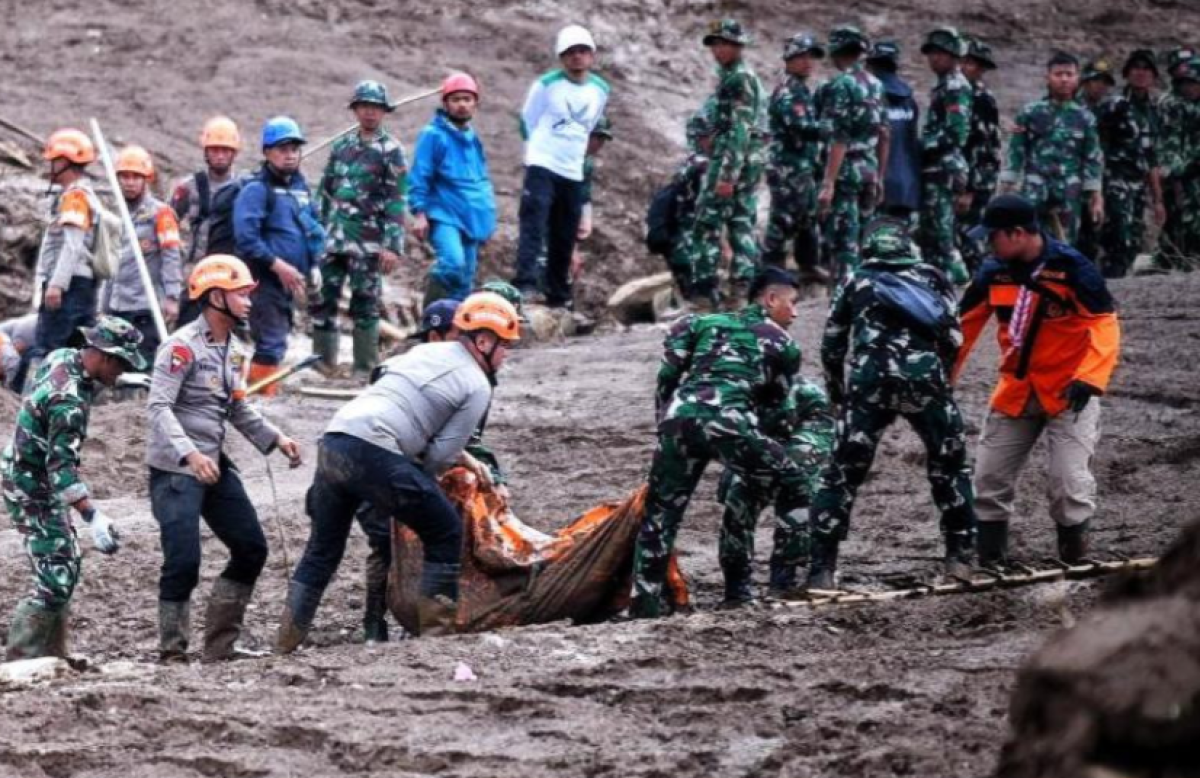Tim SAR Pakai Drone untuk Cari Korban Longsor Pasirlangu
