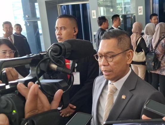 Resmi Lengser! Adies Kadir Dicopot dari Wakil Ketua DPR Usai Melaju ke MK