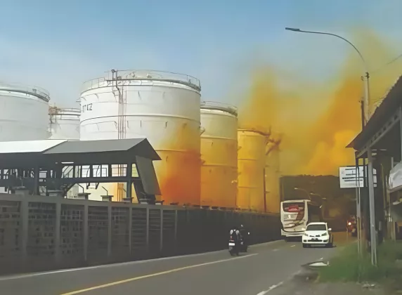 Gawat! Asap Kuning PT Vopak Makan Korban, Puluhan Warga Cilegon Sesak Nafas