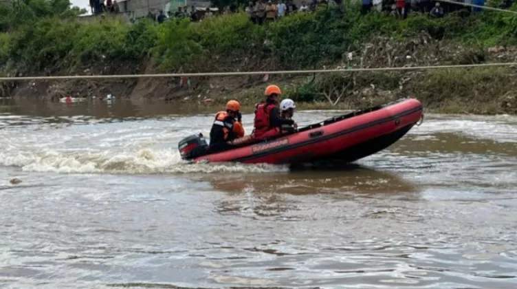 Sudah 5 Hari, Pencarian Korban Tenggelam di Kali Cengkareng Belum Ditemukan