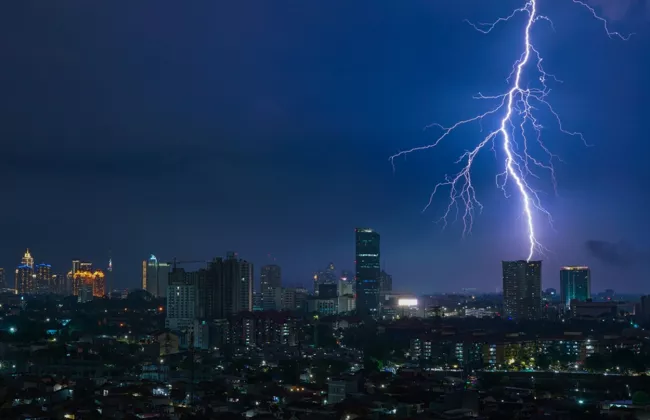 Cuaca Wilayah Jakarta Aman, BMKG Rilis Peringat Dini Hujan Petir dan Cuaca Ekstrem di Kepulauan Seribu