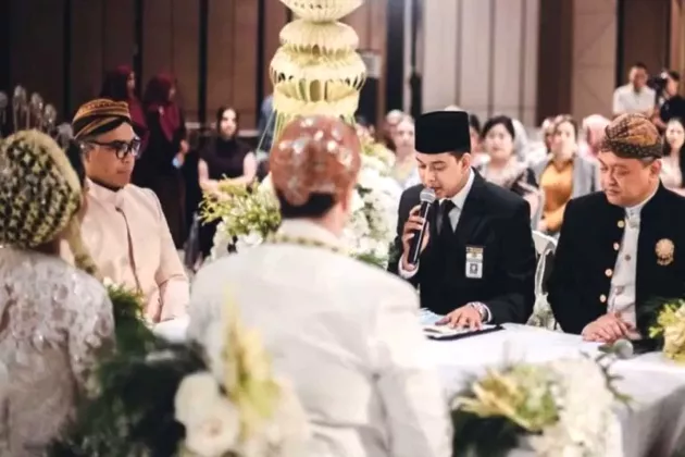 Penghulu KUA Setiabudi Viral, Fasih Bahasa Inggris saat Nikahkan Pasangan Jerman-Indonesia
