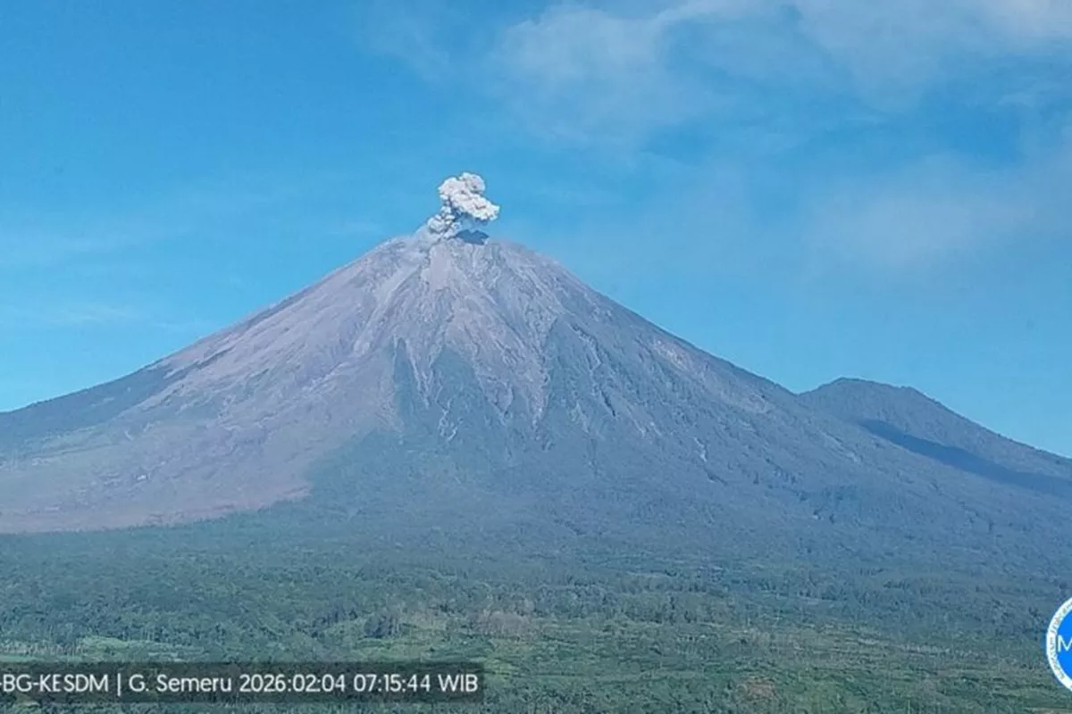 Masyarakat Harus Waspada! Semeru Erupsi 7 Kali dalam Kurun 3 jam