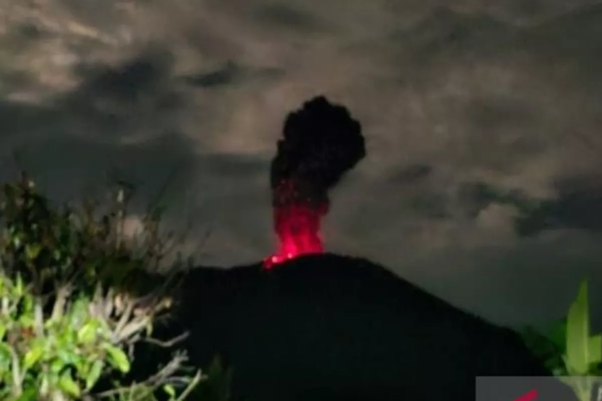 Gunung Marapi di Sumbar Erupsi, Semburkan Abu Vulkanik Setinggi 3 Kilometer!