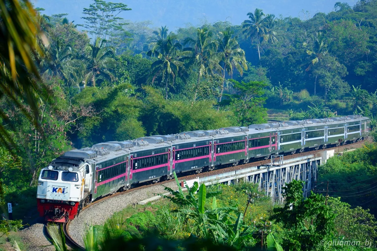 Selama Libur Panjang Imlek, KAI Daop 2 Sediakan 67.510 Tempat Duduk