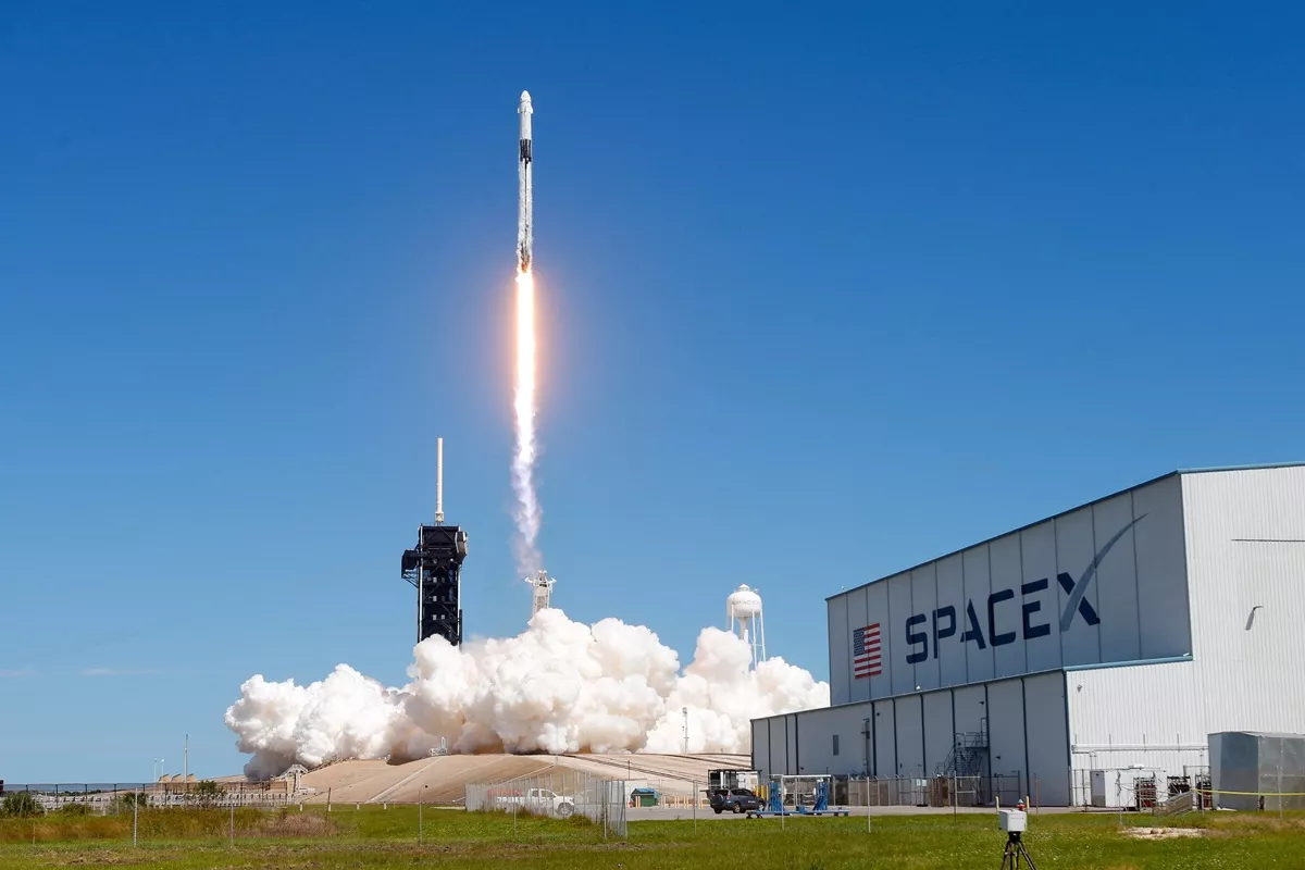 Elon Musk: Fokus SpaceX Bangun Kota di Bulan, Bisa Tercapai dalam 10 Tahun!