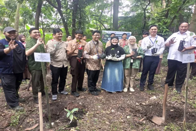 Kehati dan Bank Shinhan Libatkan Generasi Muda dalam Aksi Tanam Pohon Langka di Jakarta