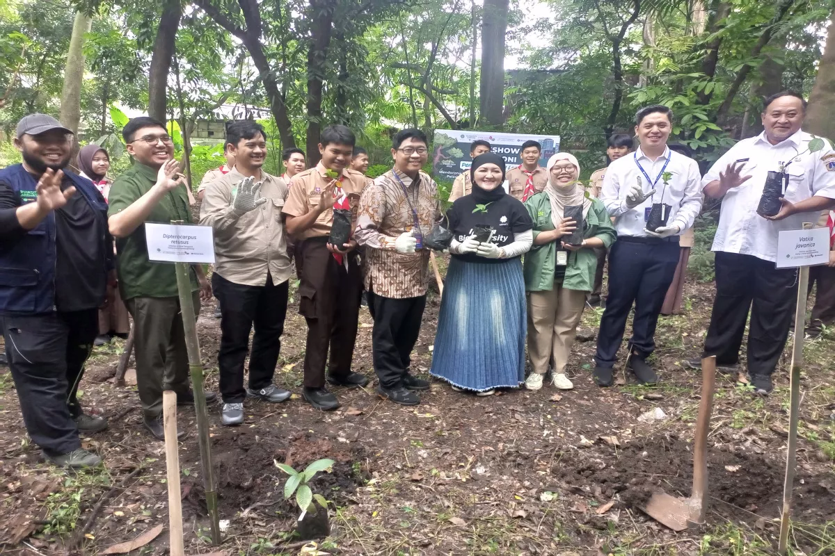 Kehati dan Bank Shinhan Libatkan Generasi Muda dalam Aksi Tanam Pohon Langka di Jakarta