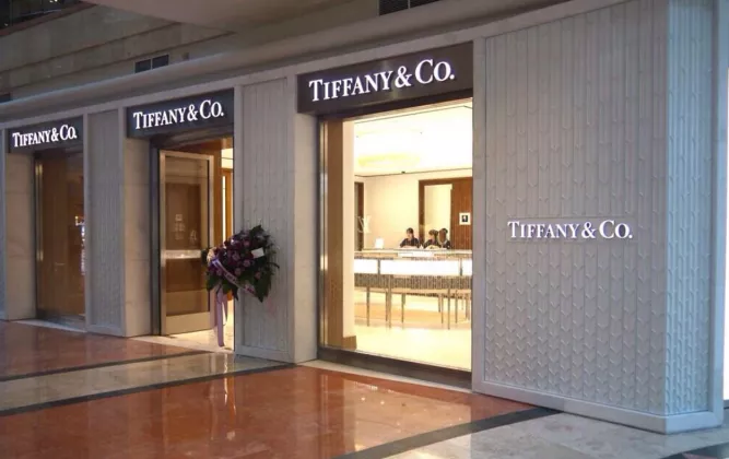 3 Toko Tiffany & Co di Jakarta Disegel Bea Cukai, Denda 1.000% Menanti?