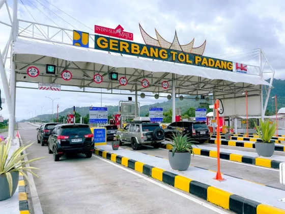 Trafik Melonjak 41 Persen! Jalan Tol Trans Sumatera Diserbu Kendaraan Saat Libur Imlek 2026, Cek Titik Macetnya