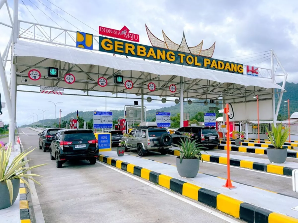 Trafik Melonjak 41 Persen! Jalan Tol Trans Sumatera Diserbu Kendaraan Saat Libur Imlek 2026, Cek Titik Macetnya