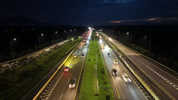 Ratusan Ribu Mobil Serbu Tol Cipali Saat Libur Imlek, Puncaknya Bikin Geleng Kepala