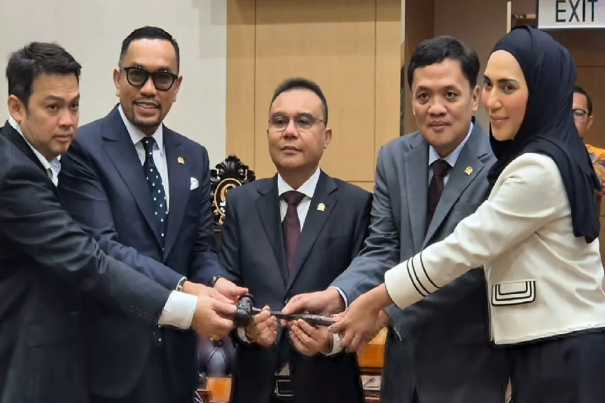 Ahmad Sahroni Rebut Kembali Kursi Wakil Ketua Komisi III DPR RI