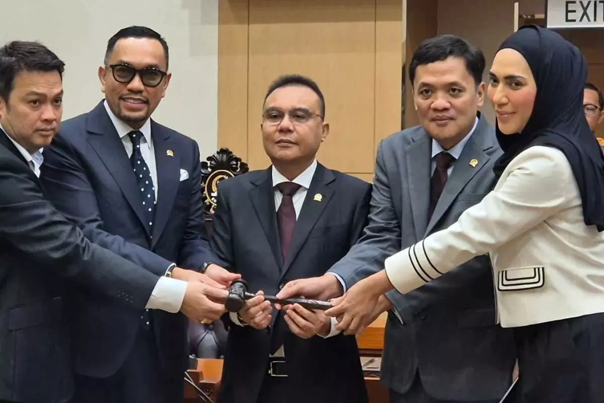Sempat Lengser Gara-Gara Demo, Ahmad Sahroni Resmi Kembali Jadi Wakil Ketua Komisi III DPR RI