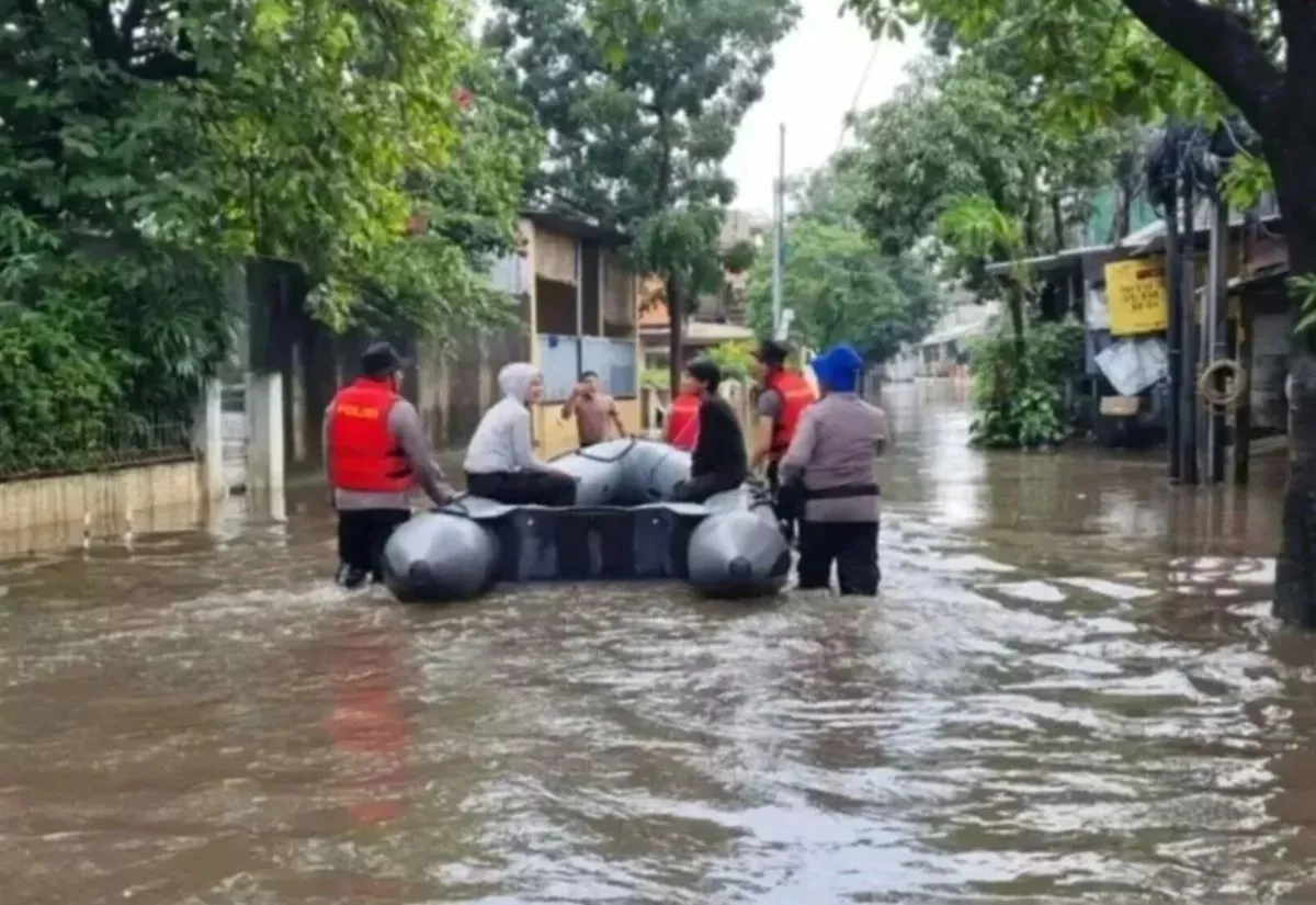 Jakarta Terkepung Banjir Pagi Ini: 61 RT Terendam, Akses Jalan Utama Lumpuh!