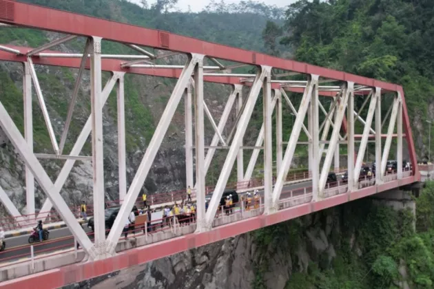 Menteri PU Tinjau Jembatan Terdampak Erupsi Semeru, Pastikan Jalur Lumajang–Malang Aman Jelang Mudik