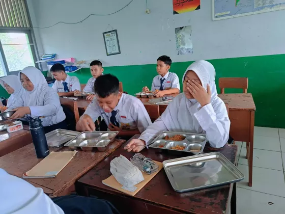 BGN Akhirnya Ngaku! Ada Dapur Ceroboh di Balik Menu Makan Bergizi Gratis yang Tak Layak, Siap-Siap Dievaluasi Total!