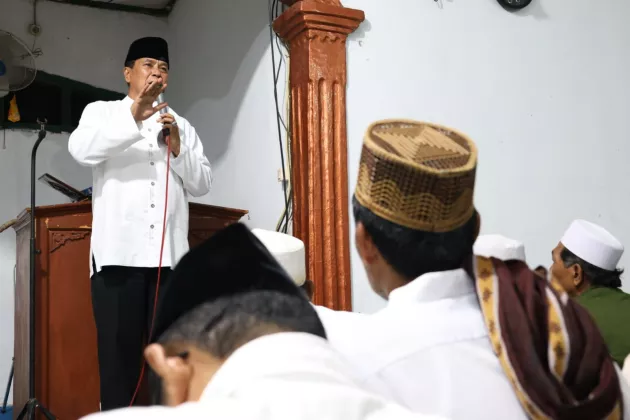 Tarawih Keliling, Bupati Tangerang Minta Kades Proaktif Laporkan Fasilitas Umum yang Rusak
