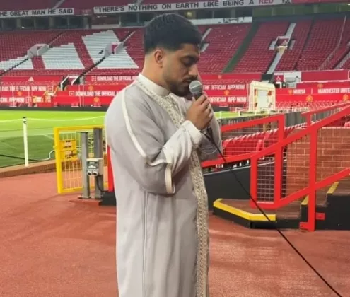 VIRAL! Theatre of Dreams Berubah Haru, Adzan Pertama Kali Berkumandang di Stadion Old Trafford