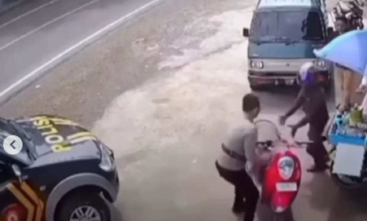 Apes! Pencuri Motor di Mojokerto Tertangkap Polisi Saat Asyik Beli Cilok