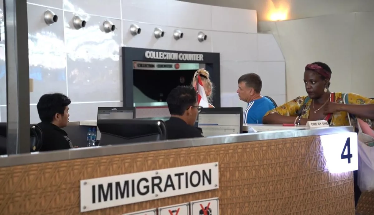 Langit Timur Tengah Ditutup, 2.228 Penumpang Terlantar di Bandara RI: Ini Solusi Imigrasi!