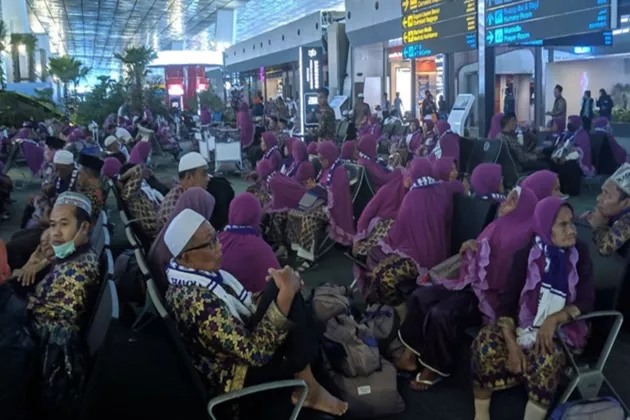 Pemerintah Siaga Dampak Penutupan Ruang Udara Timur Tengah, Jemaah Umrah Diantisipasi Tertahan