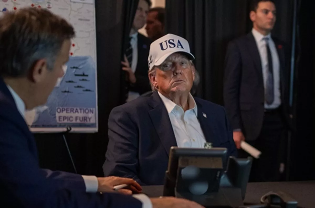 Trump Sesumbar Bisa Hancurkan Iran Kurang dari Satu Bulan!