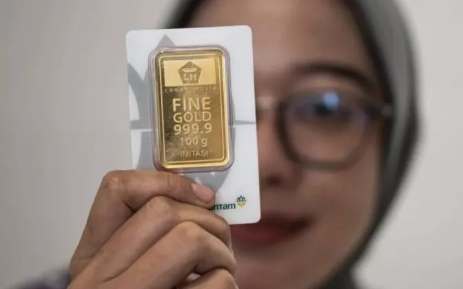 Harga Emas Antam Turun Rp25.000 Hari Ini, Cek Rincian Harga Terbaru per Gram!