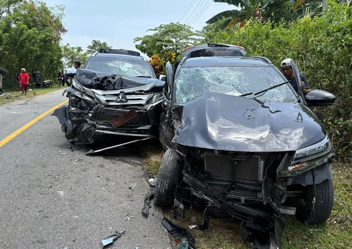 Safari Ramadan Pemprov Sultra Kecelakaan di Buton, Mobil Kadis Perpustakaan Ringsek Hantam Truk Tangki
