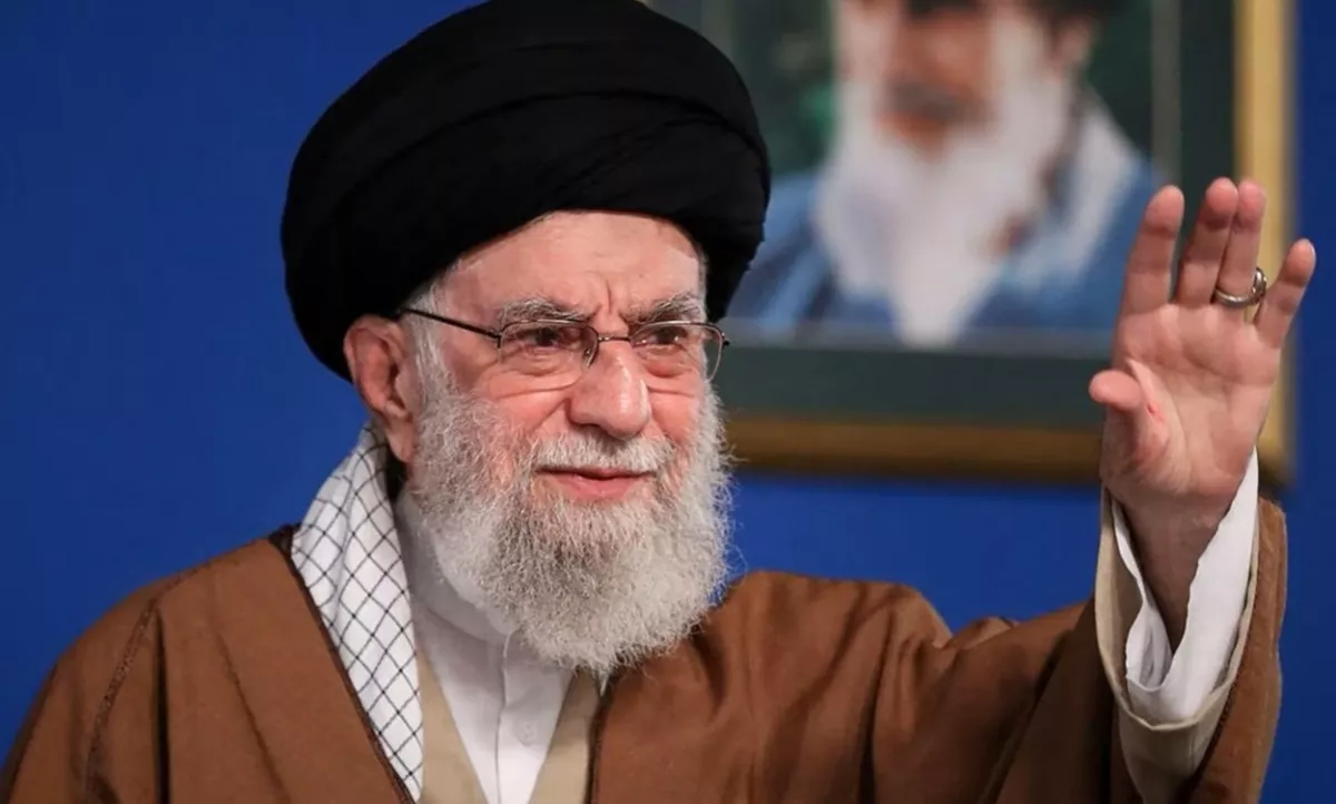 IRAN SIAGA 1! Pemakaman Ayatollah Khamenei MENDADAK Ditunda, Ada Apa?