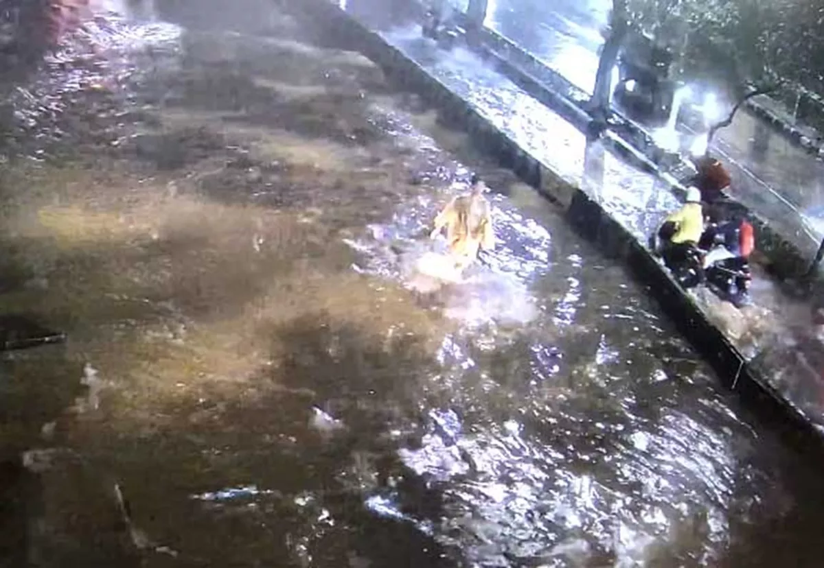 Jakarta Mulai Terkepung Banjir Lagi: Jalur Utama Lumpuh, Banyak Ruas Tak Bisa Dilalui