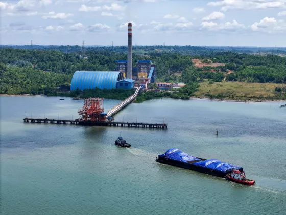 PLN EPI Tancap Gas! Kirim 6.700 Ton Cangkang Sawit ke PLTU Balikpapan Pakai Tongkang