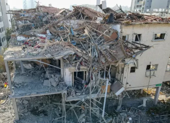 Sistem Pertahanan Udara Lumpuh, Kondisi Tel Aviv Hancur Menyerupai Gaza, Korban Hampir Ribuan Orang