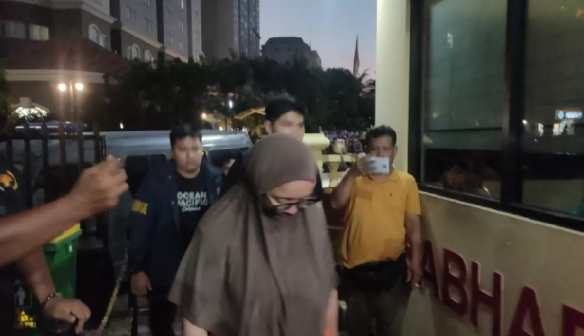 Terjerat Pinjol, Wanita di Jakarta Barat Curi Perhiasan Sahabatnya Senilai Rp300 Juta