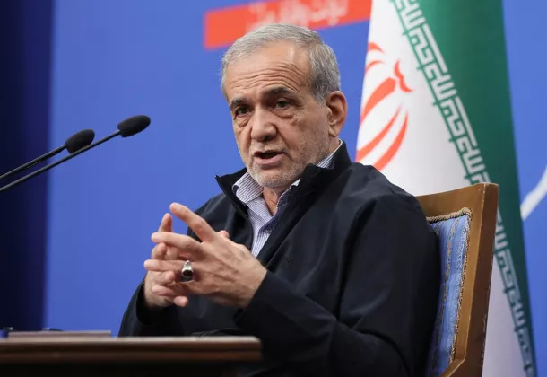 Iran Masuki Era Baru, Presiden Pezeshkian Ucap Sumpah Setia kepada Pemimpin Tertinggi Ketiga