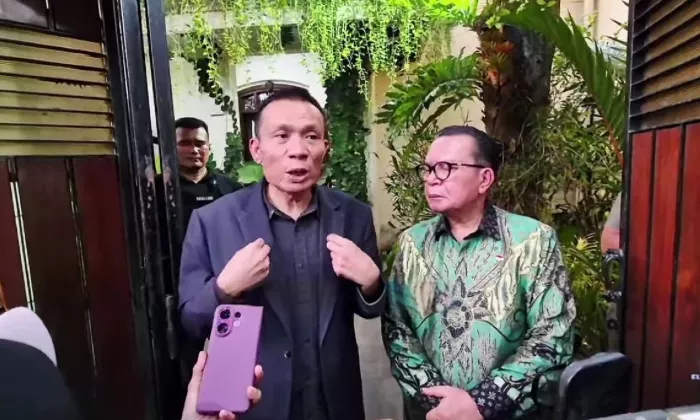 AKUI SALAH! Rismon Sianipar Minta Maaf ke Jokowi & Gibran, Siap TARIK BUKU yang Sudah BEREDAR