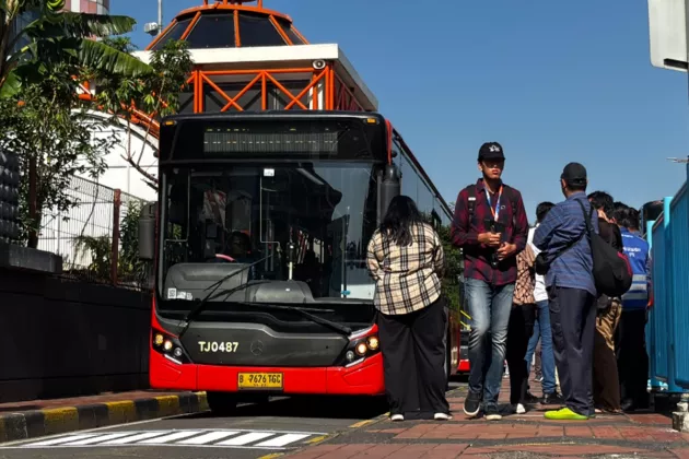 Resmi Beroperasi, Tarif Bus Blok M–Bandara Soetta Rp3.500 Selama 3 Bulan